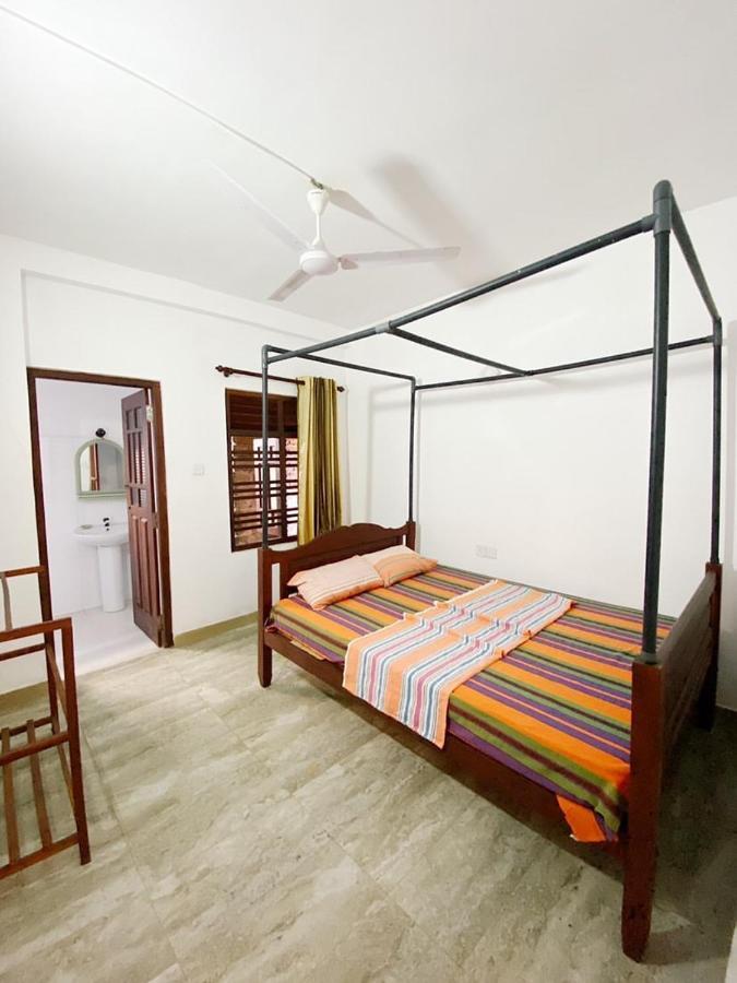 The Wave Surf Inn Midigama-Est Extérieur photo