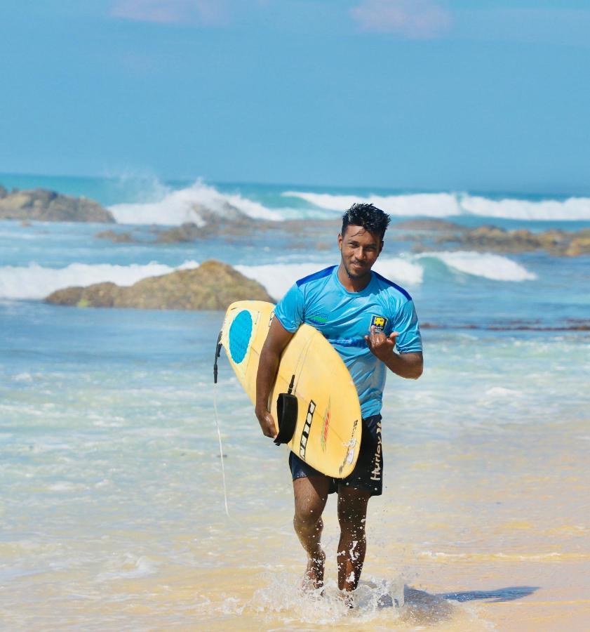 The Wave Surf Inn Midigama-Est Extérieur photo